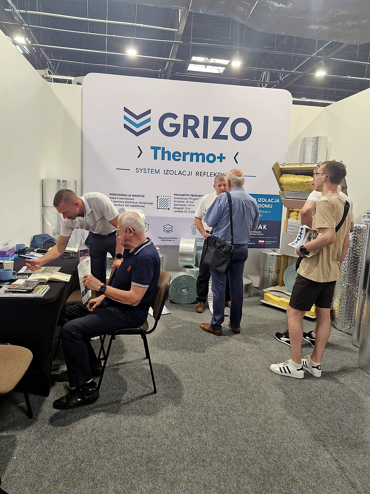 Zespół GRIZO podczas rozmów z gośćmi na targach Window-Tech Expo w Warszawie
